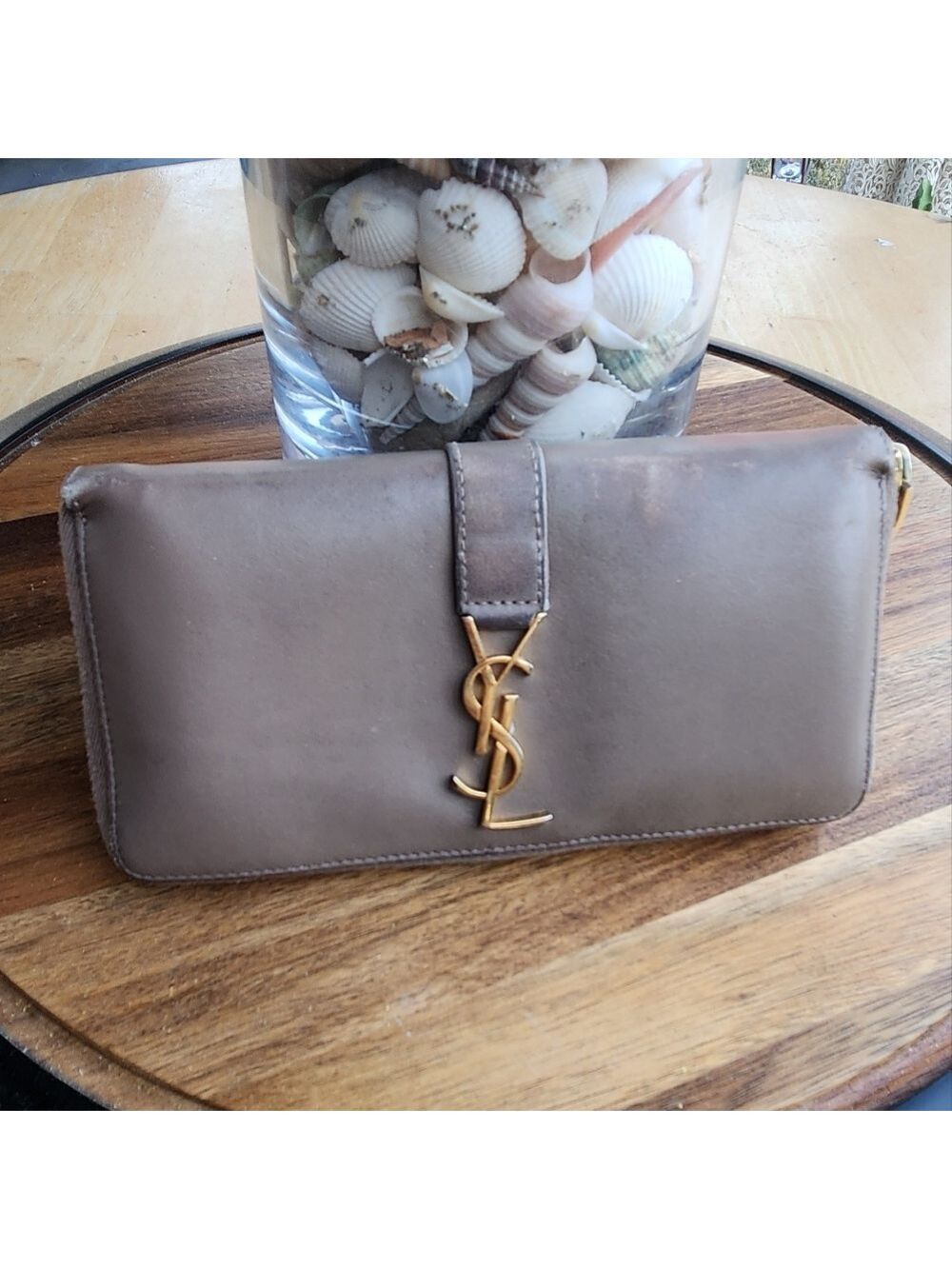 Yves Saint Laurent Tan Wallet Gold Hardware. - Picture 13 of 15